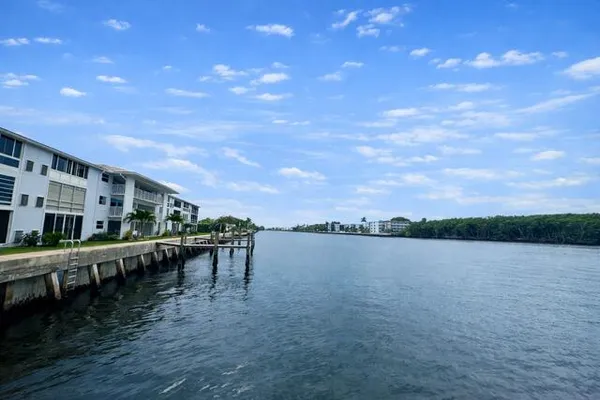 $1,900 | 5520 North Ocean Boulevard, Unit 201, Ocean Ridge, FL 33435