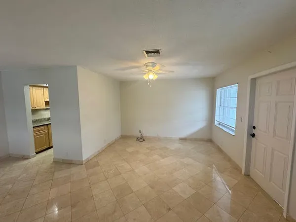 $1,900 | 5520 North Ocean Boulevard, Unit 201, Ocean Ridge, FL 33435