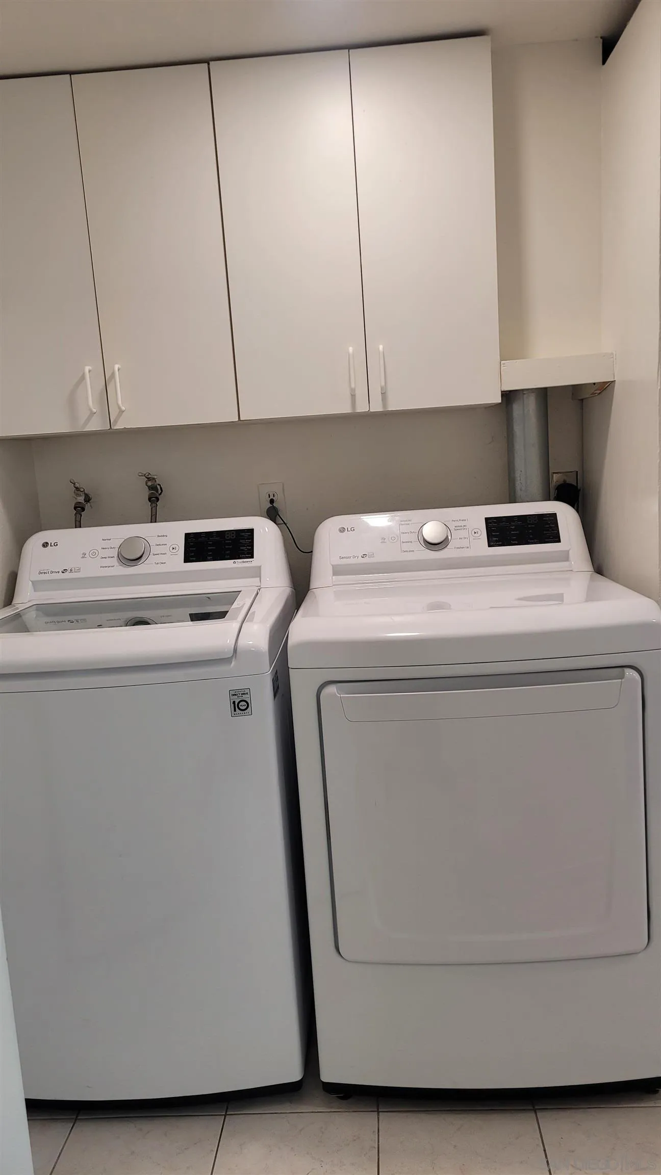 863 Del Mar Downs Road, Unit D Solana Beach, CA 92075 - Photo 13 of 23 a utility room with dryer and washer