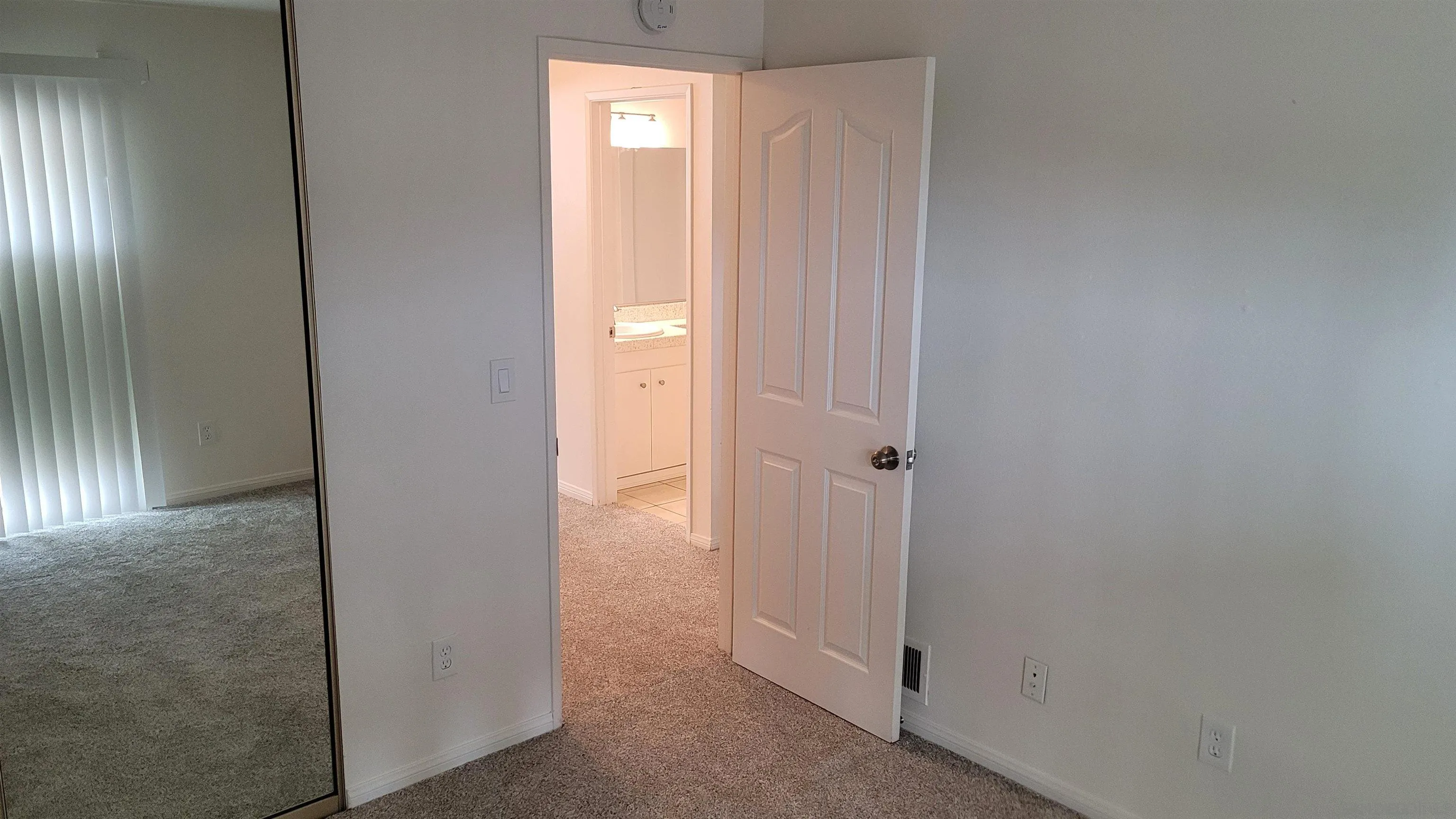 863 Del Mar Downs Road, Unit D Solana Beach, CA 92075 - Photo 17 of 23