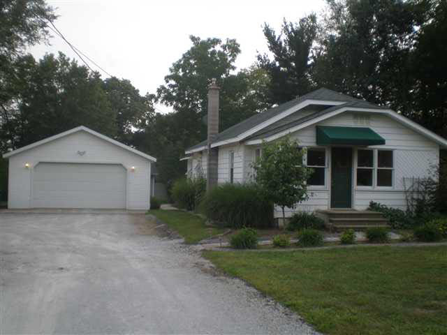 304 Hackett Road Goshen, IN 46528 - Photo 2 of 18 Gallery Image 2