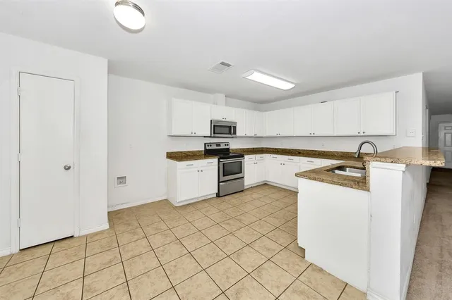 $350,000 | 6021 Lucas Court, Fort Worth, TX 76119