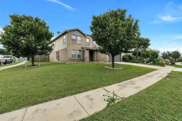 $350,000 | 6021 Lucas Court, Fort Worth, TX 76119