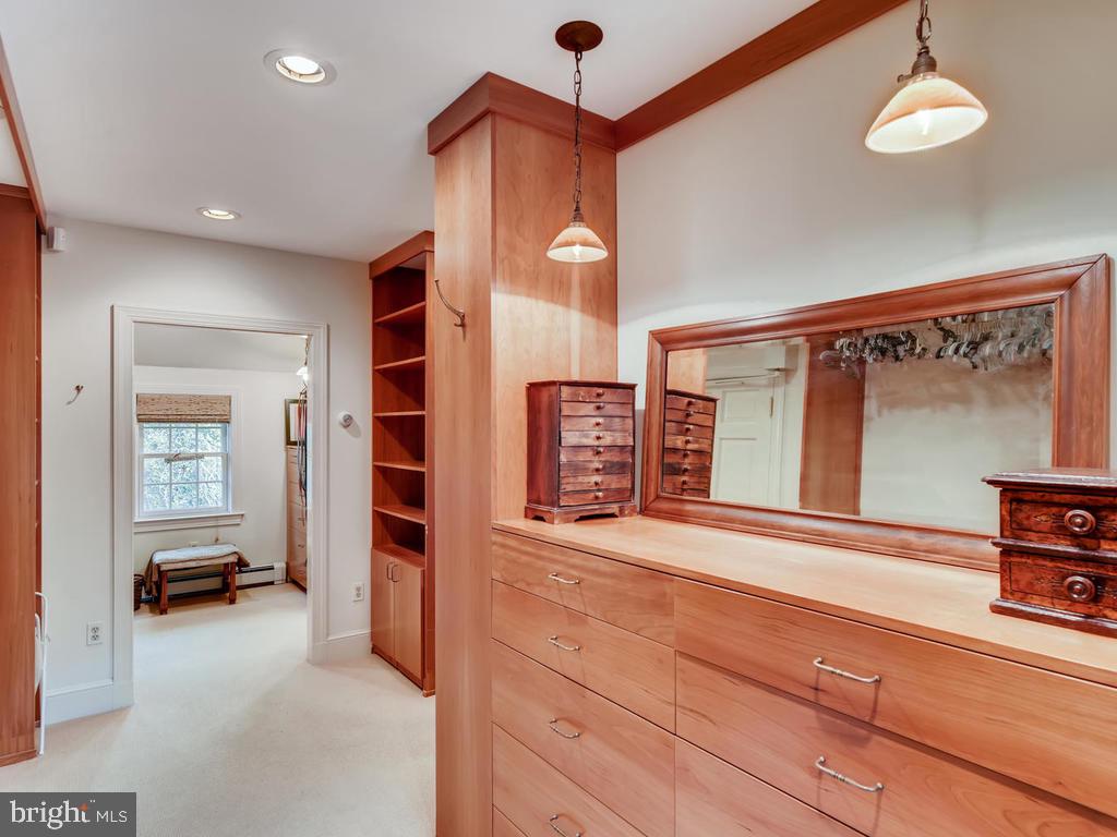 803 St Georges Road Baltimore, MD 21210 - Photo 22 of 43 Master Closet