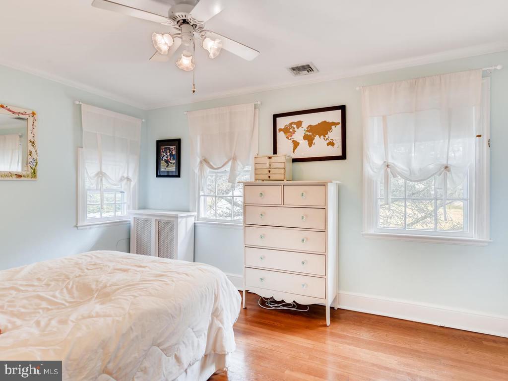 803 St Georges Road Baltimore, MD 21210 - Photo 29 of 43 Fourth Bedroom