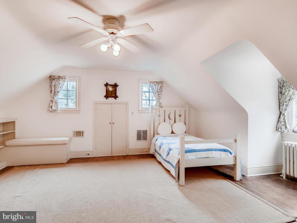803 St Georges Road Baltimore, MD 21210 - Photo 33 of 43 Fifth Bedroom
