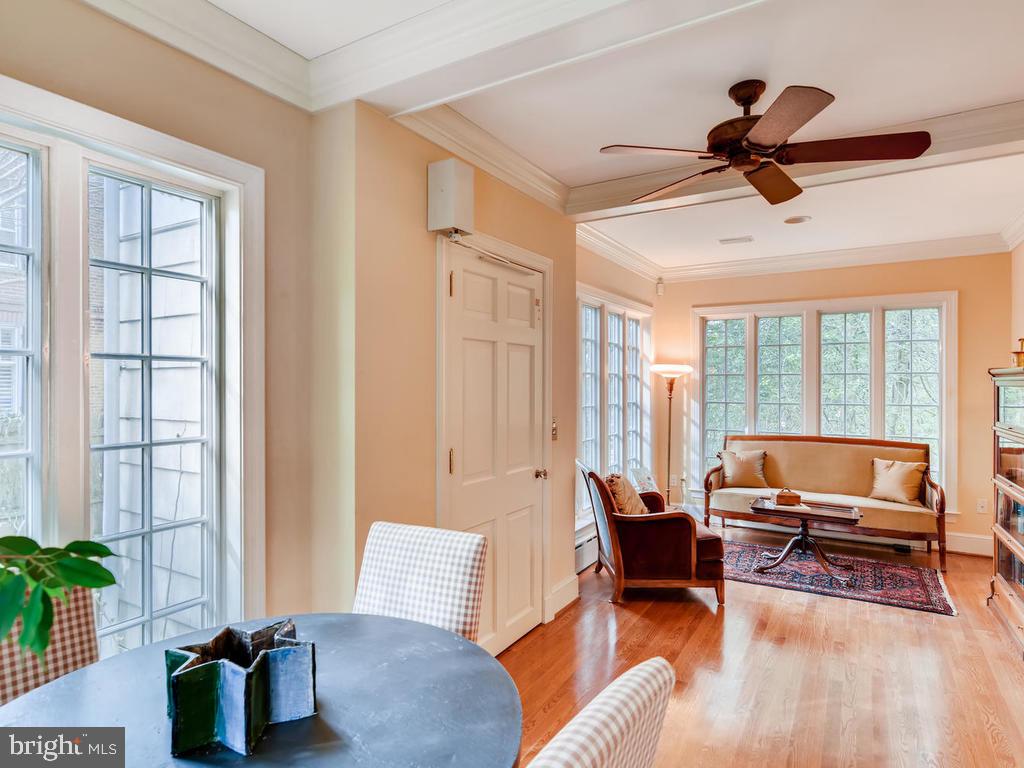 803 St Georges Road Baltimore, MD 21210 - Photo 38 of 43 Sunroom