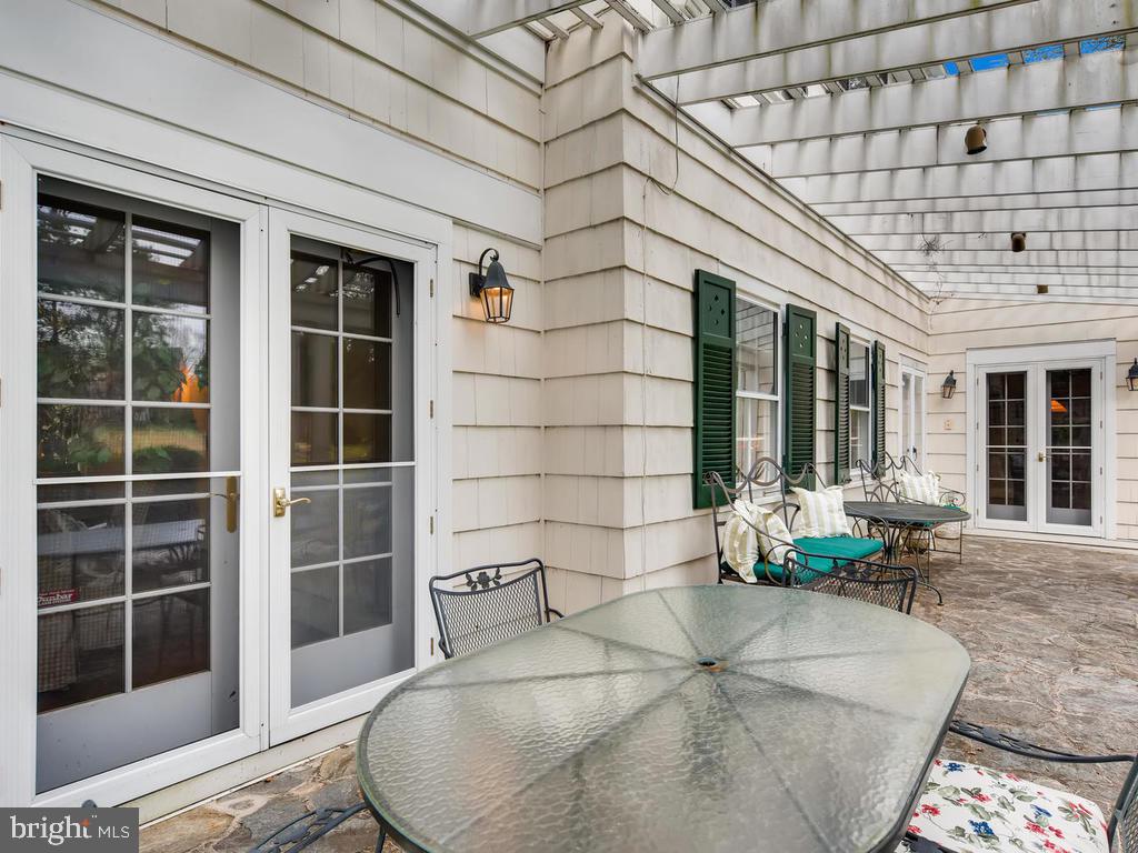 803 St Georges Road Baltimore, MD 21210 - Photo 40 of 43