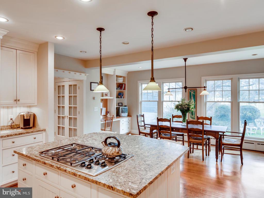 803 St Georges Road Baltimore, MD 21210 - Photo 10 of 43 Kitchen