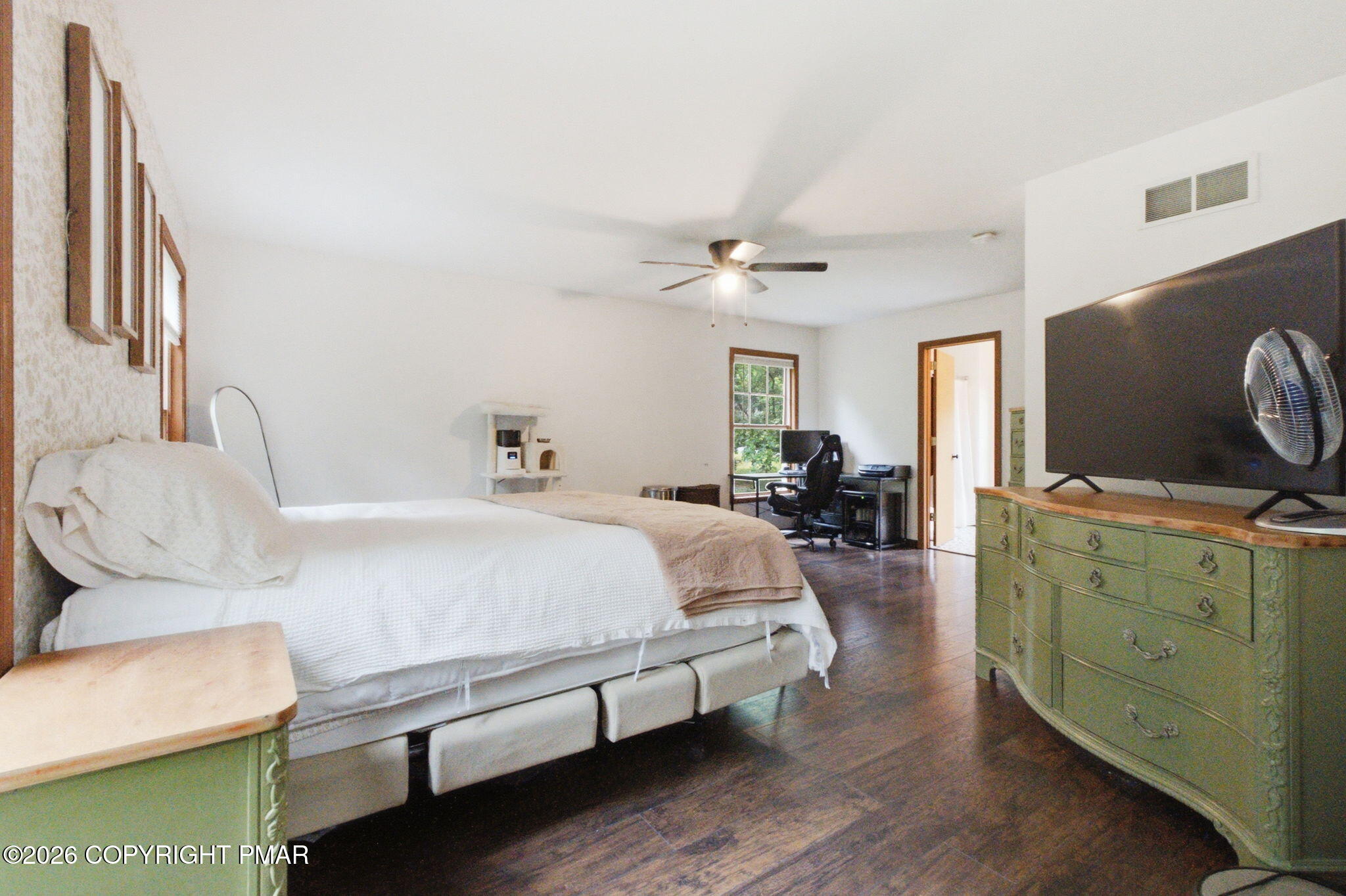 4896 Pine Ridge Drive West Bushkill, PA 18324 - Photo 22 of 43 36-web-or-mls-DSC00667