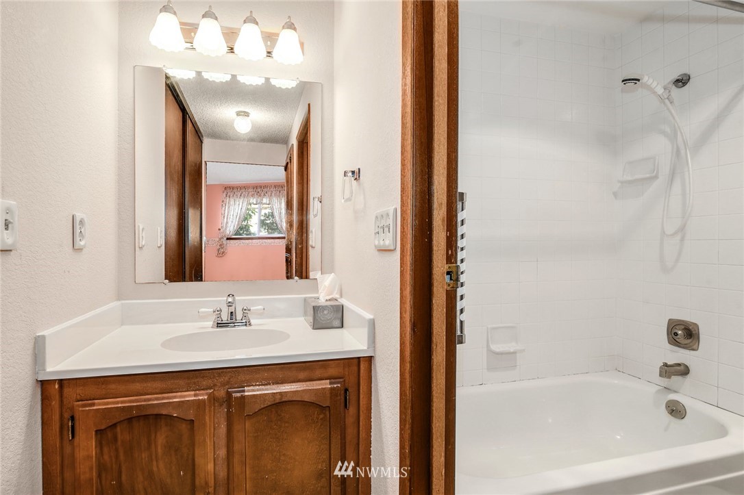 820 Cady Road, Unit E103 Everett, WA 98203 - Photo 16 of 25 Gallery Image 16