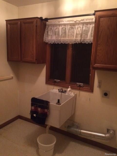 5537 Chicago Road Warren, MI 48092 - Photo 11 of 18 IMG_0199 (1).jpg