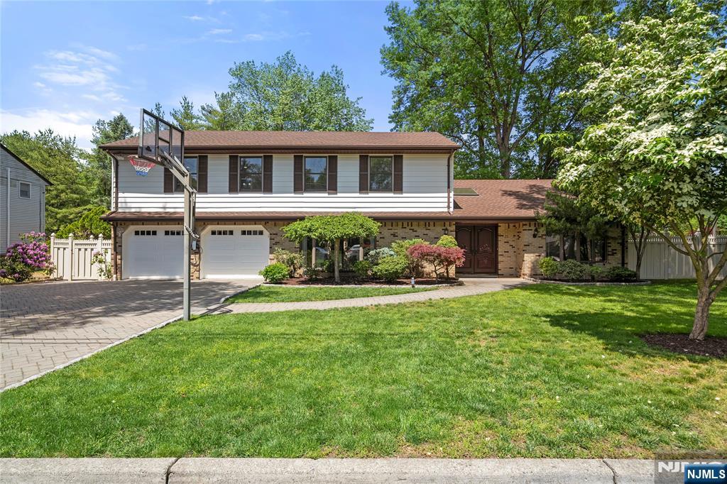 22 Kendrick Street Paramus, NJ 07652 - Photo 2 of 36