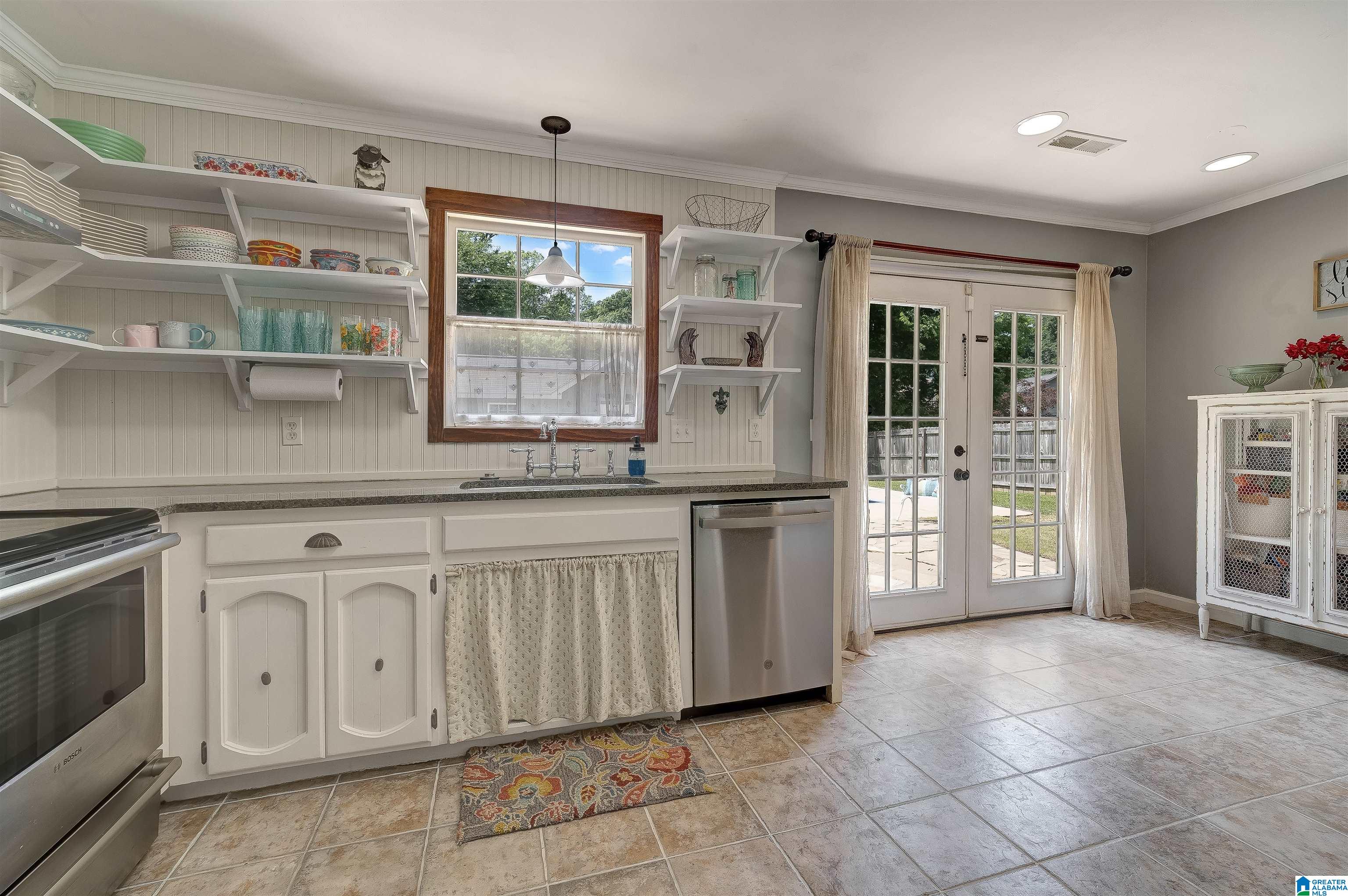 4730 Chablis Way Birmingham, AL 35244 - Photo 8 of 39
