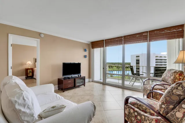 $355,000 | 336 Golfview Road, Unit 1016, North Palm Beach, FL 33408