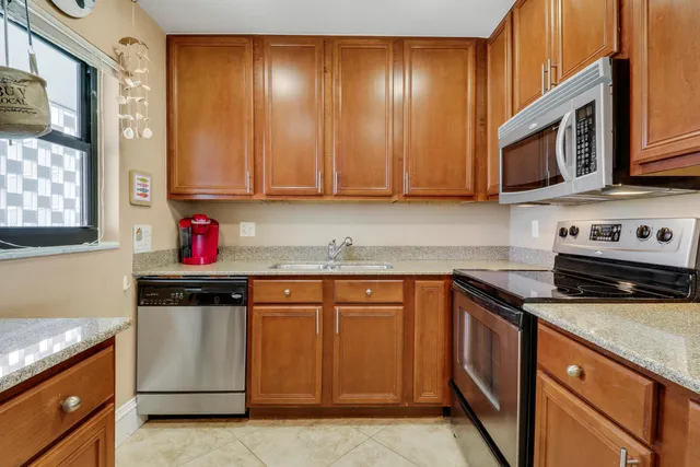 $355,000 | 336 Golfview Road, Unit 1016, North Palm Beach, FL 33408