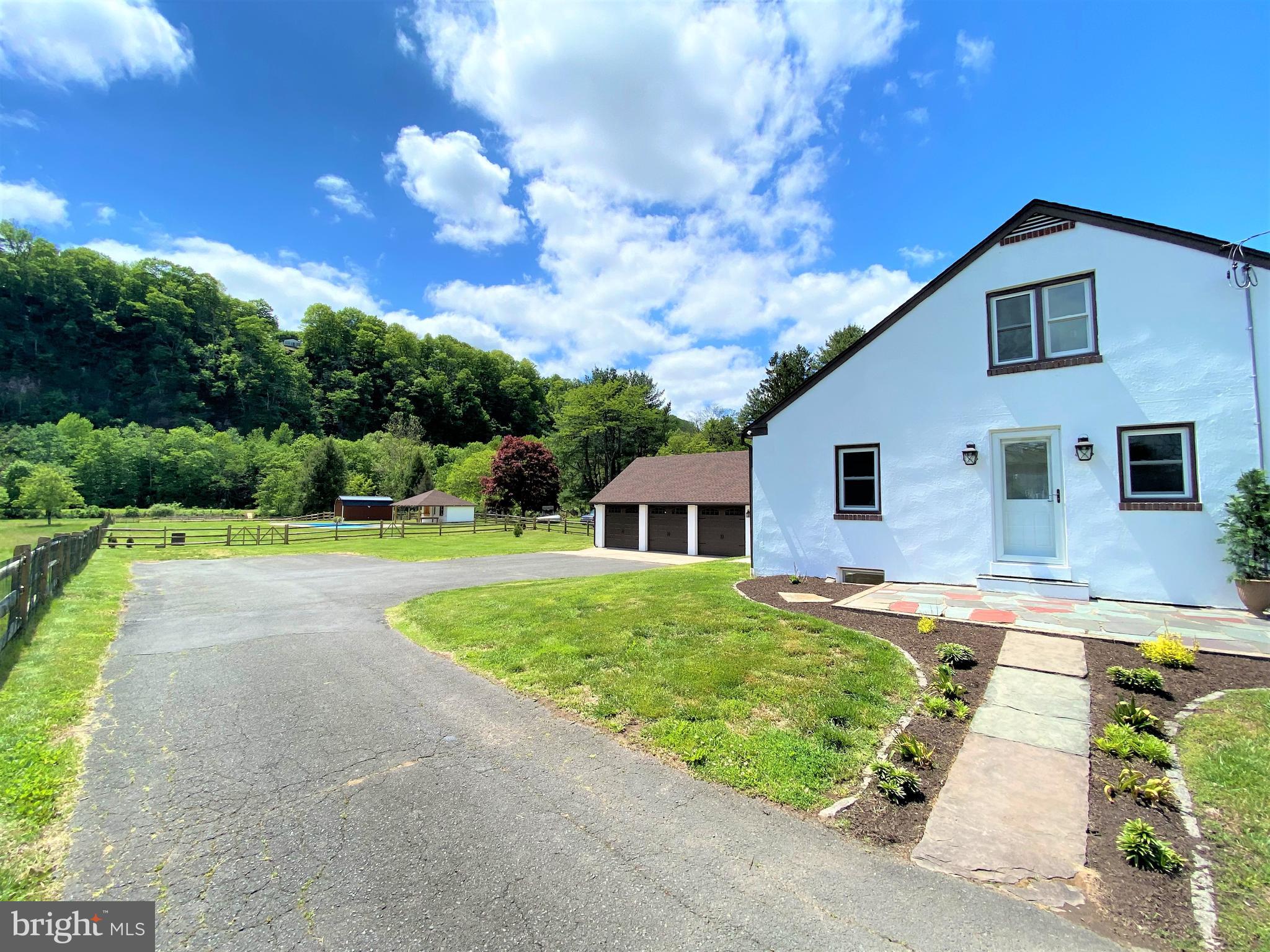 1237 River Road Upper Black Eddy, PA 18972 - Photo 4 of 53 Gallery Image 4
