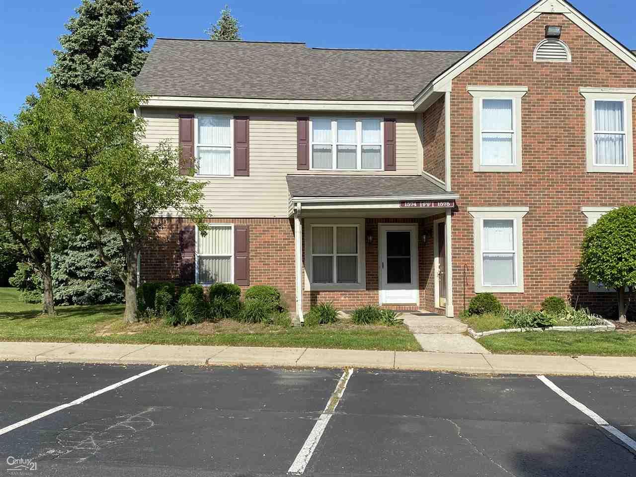 1574 O'Neil Circle Rochester Hills, MI 48307 - Photo 1 of 20
