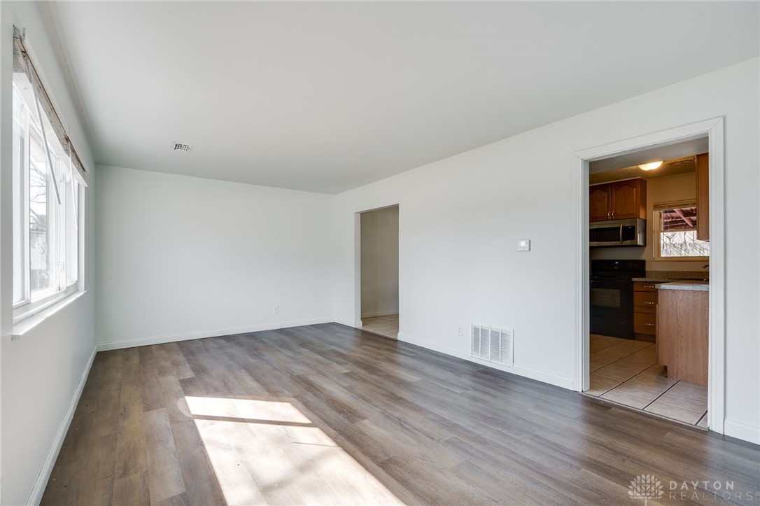 185 Woods Road Springboro, OH 45066 - Photo 5 of 27 Gallery Image 5