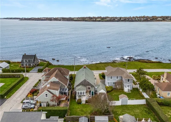 $5,000 | 112 Esplanade, Middletown, RI 02842