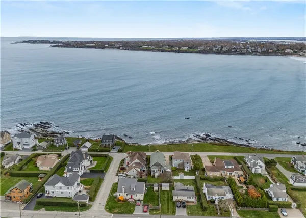 $5,000 | 112 Esplanade, Middletown, RI 02842