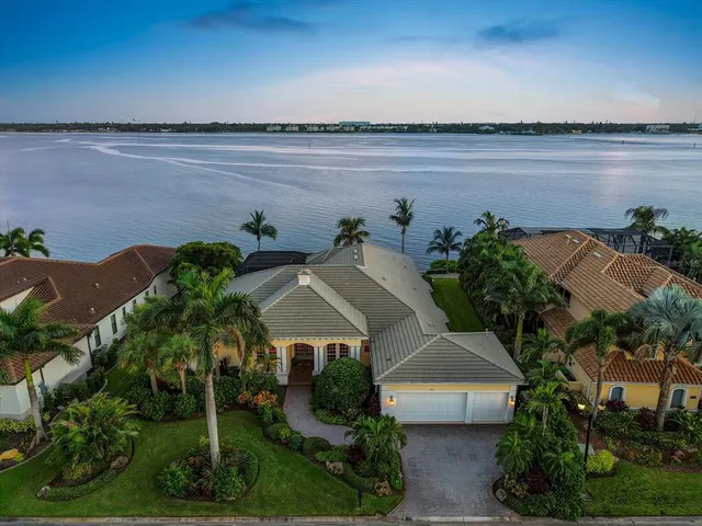 a view of a garden with a fountain