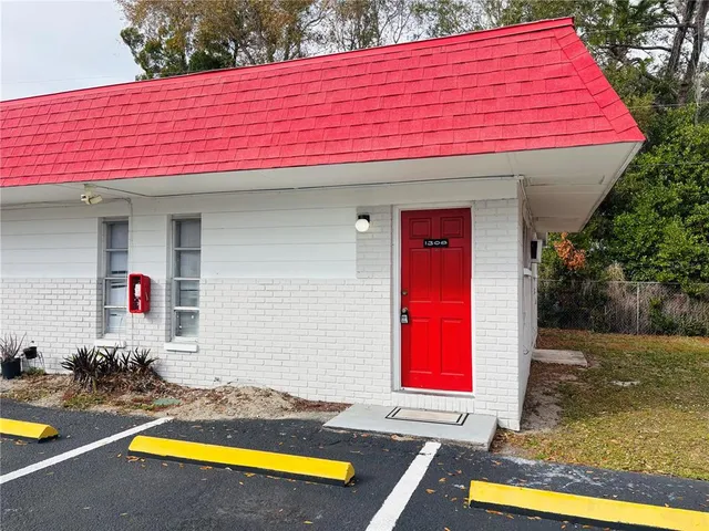 $1,100 | 1308 Lexington Court, Tampa, FL 33612