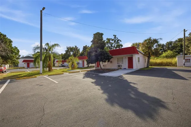 $1,100 | 1308 Lexington Court, Tampa, FL 33612