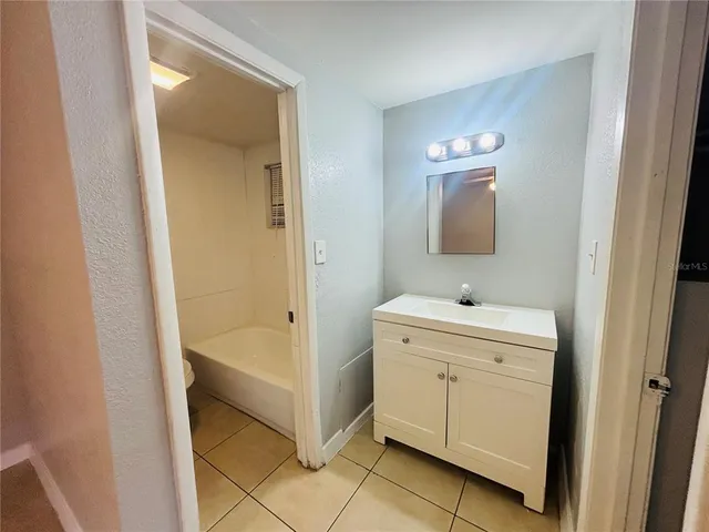 $1,100 | 1308 Lexington Court, Tampa, FL 33612