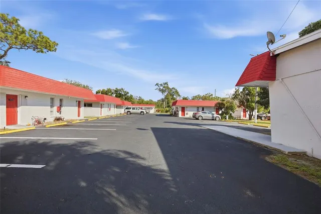 $1,100 | 1308 Lexington Court, Tampa, FL 33612