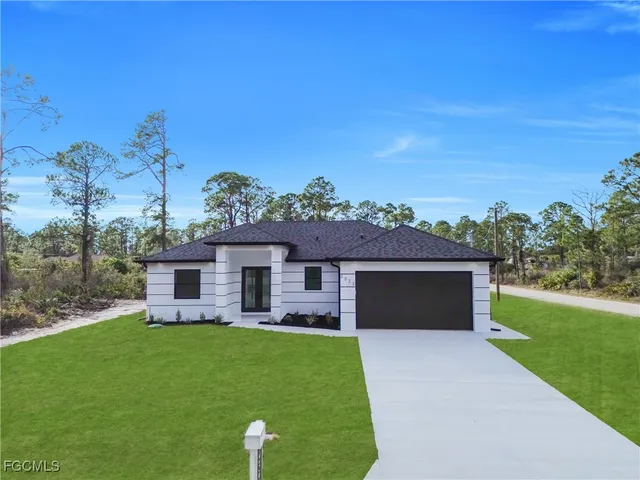 $355,000 | 2023 Canton Avenue, Alva, FL 33920