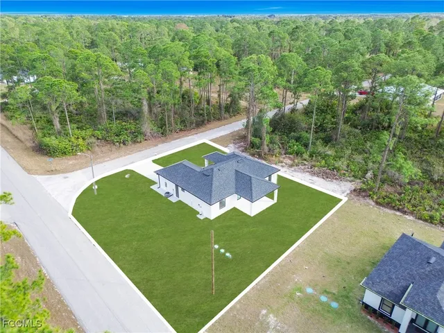 a view of a outdoor space