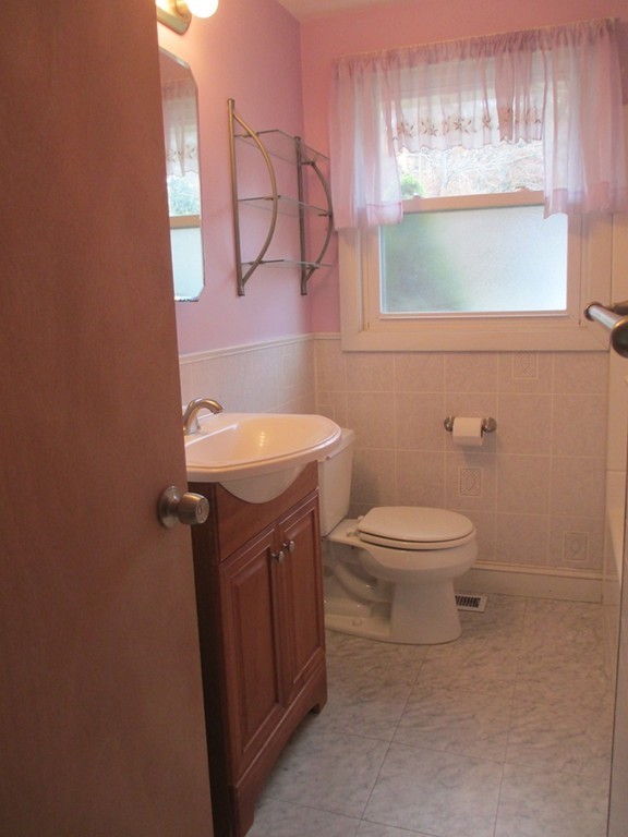 264 Moncrief Road Rockland, MA 02370 - Photo 8 of 30 Gallery Image 8