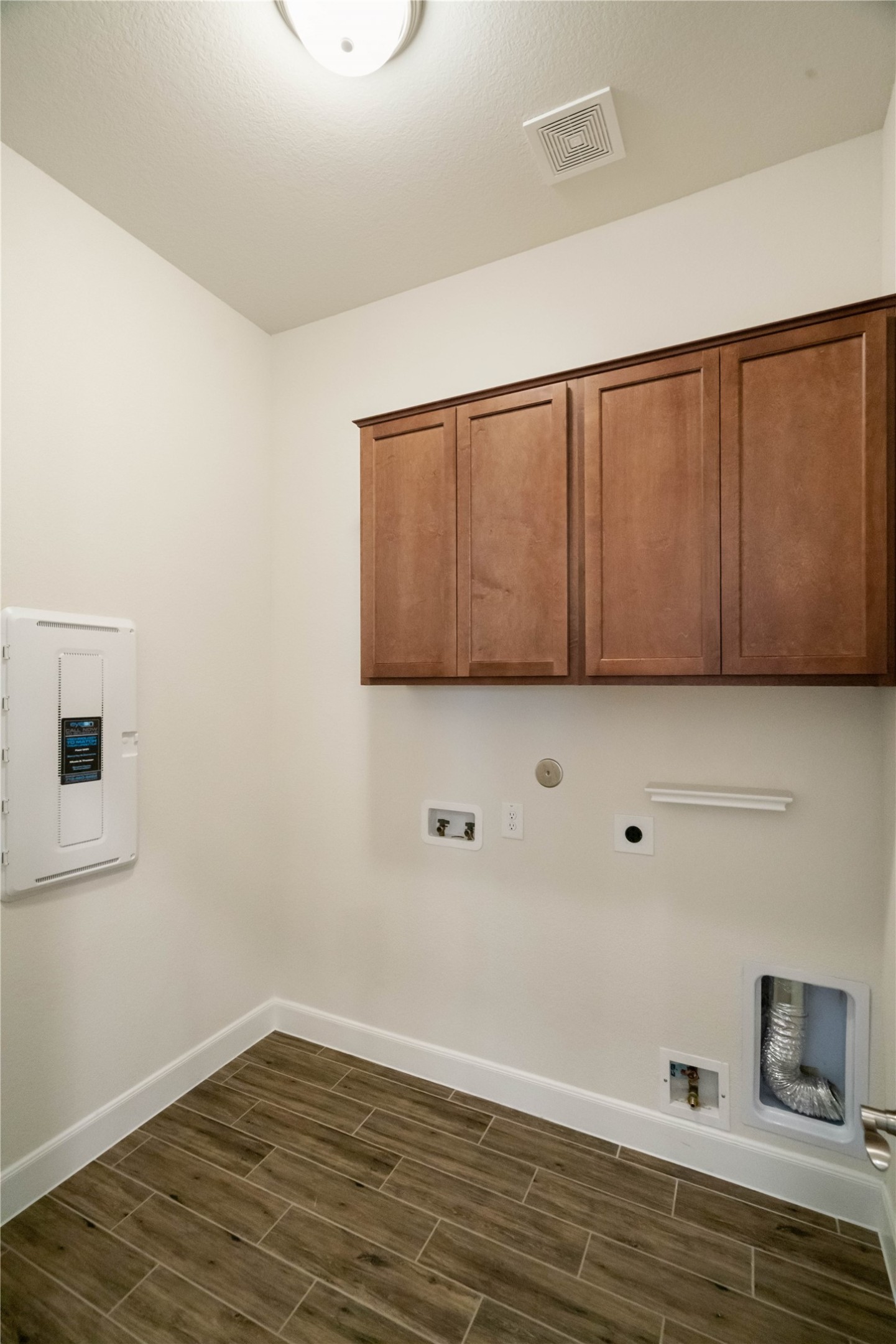 516 Nokota Drive Spring, TX 77382 - Photo 23 of 33 Laundry room