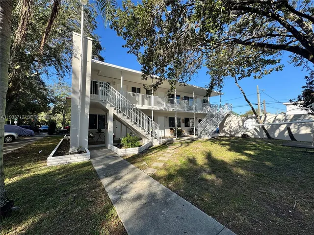 $1,900 | 251 Hibiscus Drive, Unit 2, Miami Springs, FL 33166