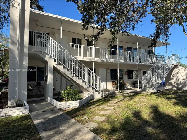 $1,900 | 251 Hibiscus Drive, Unit 2, Miami Springs, FL 33166