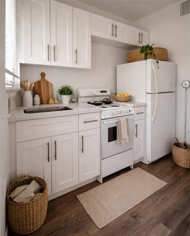 $1,900 | 251 Hibiscus Drive, Unit 2, Miami Springs, FL 33166