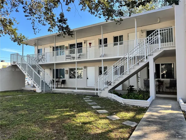 $1,900 | 251 Hibiscus Drive, Unit 2, Miami Springs, FL 33166