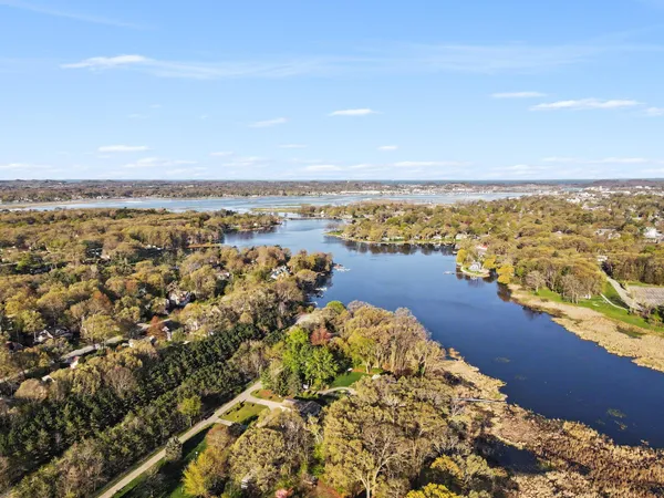 $550,000 | 15378 McLeans, Spring Lake, MI 49456