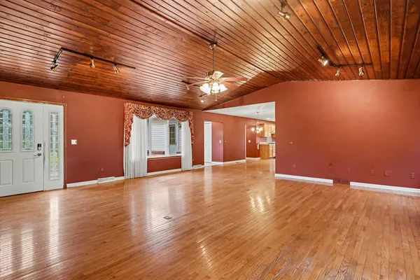 $550,000 | 15378 McLeans, Spring Lake, MI 49456