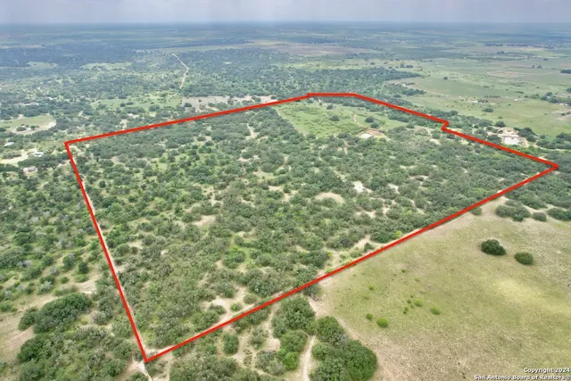 $1,423,200 | 7711 Devine Tx 78016, Devine, TX 78016