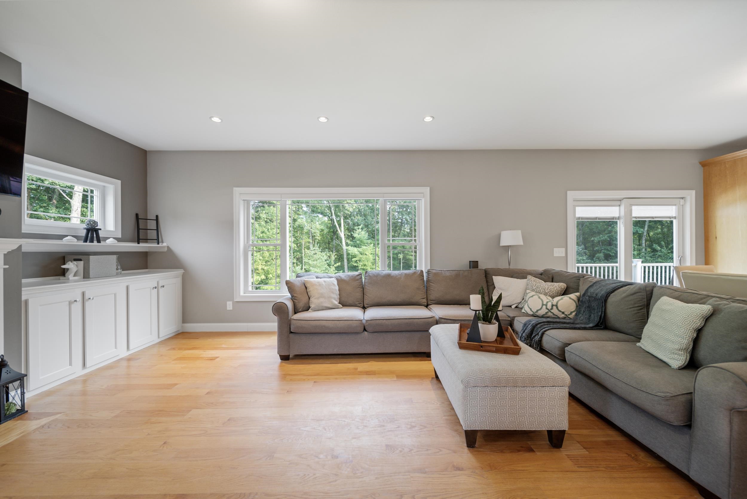 14 Weston Road Windham, NH 03087 - Photo 4 of 40