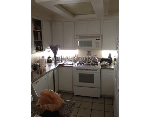 956 Ribbon Grass Avenue Las Vegas, NV 89183 - Photo 5 of 8 Kitchen.