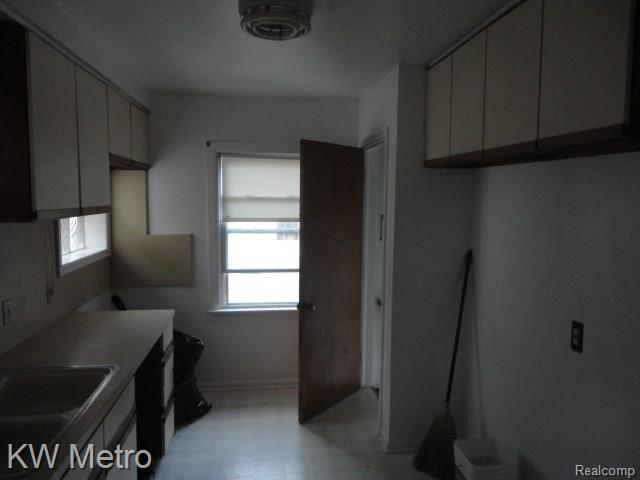 20194 Steel Street Detroit, MI 48235 - Photo 8 of 11