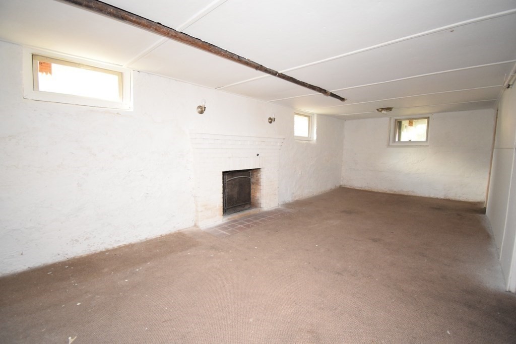 15 Quaboag Street Worcester, MA 01602 - Photo 34 of 42