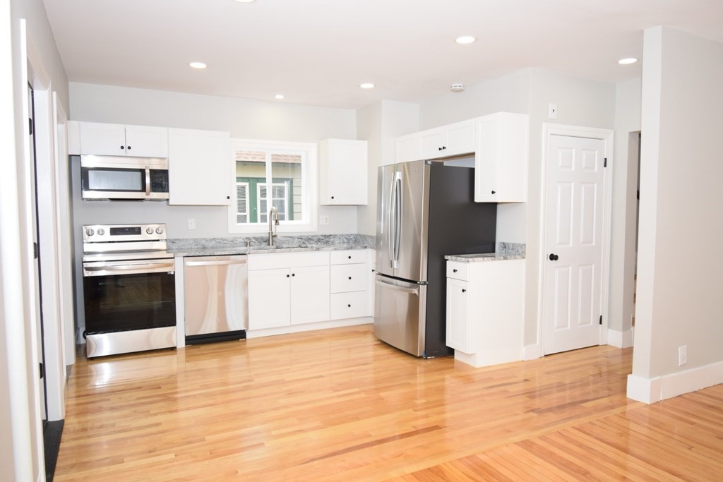 15 Quaboag Street Worcester, MA 01602 - Photo 4 of 42