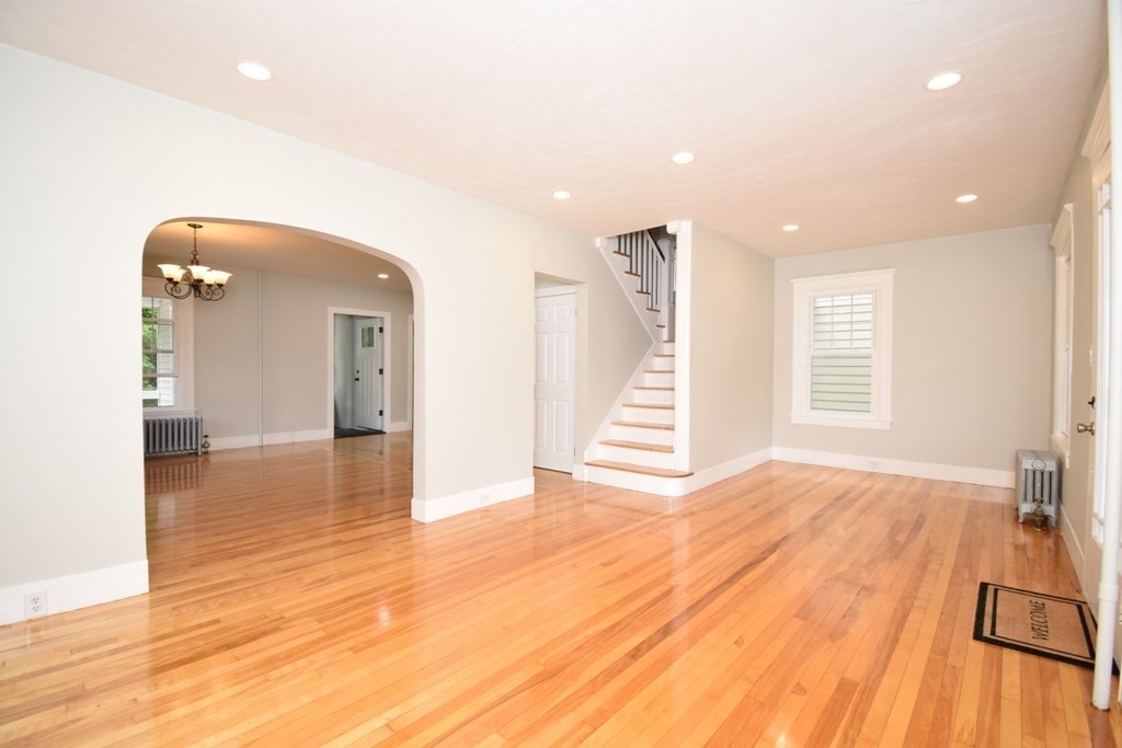 15 Quaboag Street Worcester, MA 01602 - Photo 8 of 42