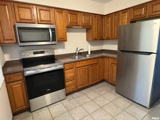 $1,000 | 4576 Cheyenne Avenue, Davenport, IA 52806