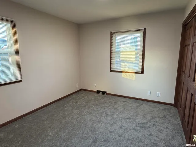 $1,000 | 4576 Cheyenne Avenue, Davenport, IA 52806