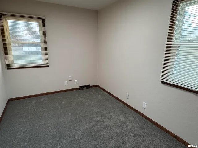 $1,000 | 4576 Cheyenne Avenue, Davenport, IA 52806